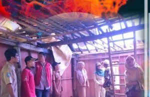 Dinsos Sumbawa Salurkan Bantuan Untuk Korban Kebakaran Alas