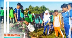 Kodim Sumbawa Gotong Royong Bersihkan Sampah di Pantai Saliper