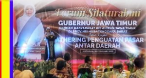 Gubernur Khofifah Silaturahmi dengan Warga Jawa Timur di NTB