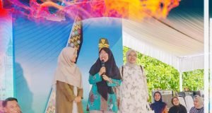 Tiga Wanita Kembar Minta Gubernur NTB Lanjutkan Program Beasiswa : “Ini Investasi Jangka Panjang”