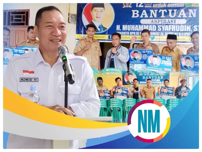 HMS Tuntaskan Pembagian Kursi Plastik di Pulau Sumbawa : “Kami Bersyukur Karena Beliau Sangat Peduli”