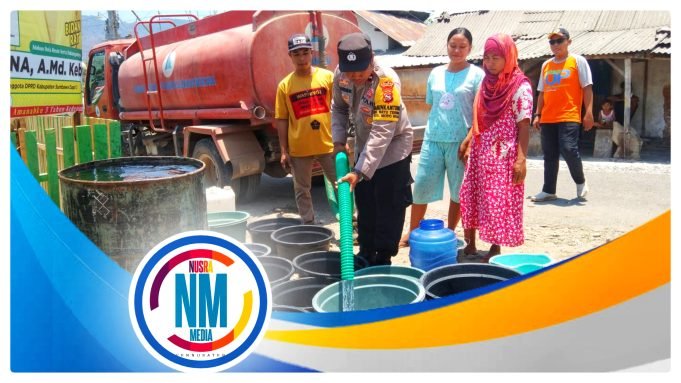 Bhabinkamtibmas Batu Tering Bantu Salurkan Air Bersih Untuk Warganya