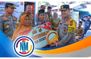 Bagi Paket Sembako, Kapolda NTB Juga Resmikan Rumah Sejahtera Terpadu Kota Bima