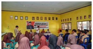 Johan Rosihan : Pelajar SMA di Sumbawa Barat Harus Melek Konstitusi