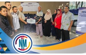 Rachmat Hidayat Salurkan 1000 Paket Sembako Premium bagi Warga Miskin di Mataram