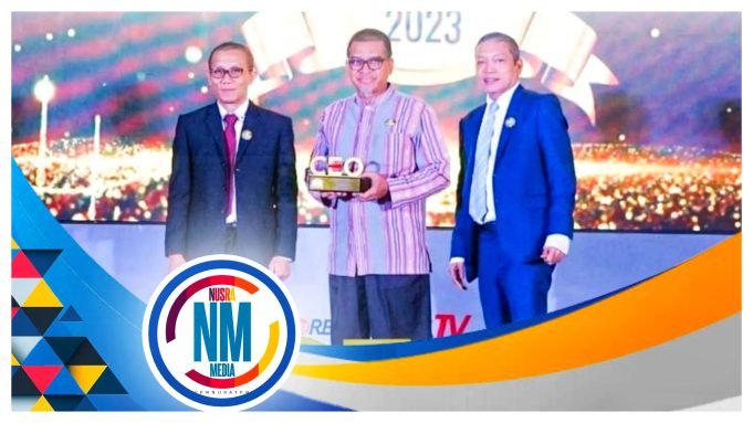 Direktur Utama Bank NTB Syariah Raih Anugerah Top 100 CEO 2023