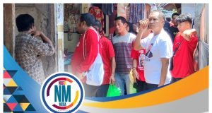 PDIP Mataram Bagikan Telur, Vitamin hingga Kartu Sakti Ganjar-Mahfud ke Warga Sekarbela