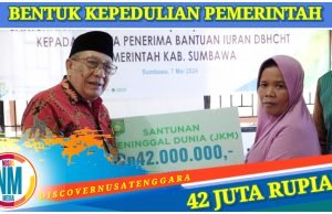 Bupati Sumbawa Serahkan Santunan Kematian Peserta DBHCHT