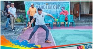 Ketua KONI Sumbawa Buka Kejuaraan Tenis Merdeka Cup 2024