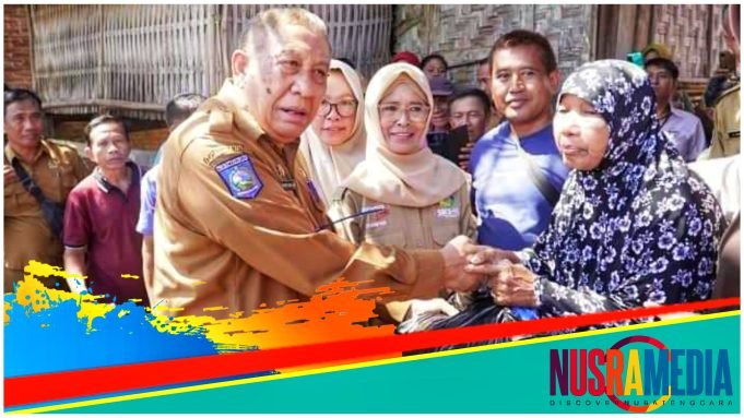 Bupati Sumbawa Serahkan Bantuan Untuk Korban Kebakaran di Desa Lito