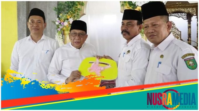 Bupati Sumbawa Serahkan Bantuan Ambulance di Desa Jaya Makmur Labangka