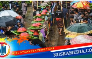 Perang Topat Wujud Keharmonisan di Lombok
