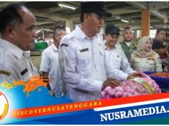 Blusukan ke Pasar Seketeng, Bupati dan Wabup Sumbawa Pastikan Harga Sembako Terkendali di Bulan Ramadhan