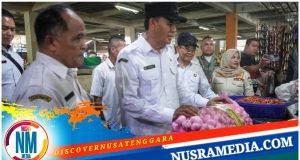 Blusukan ke Pasar Seketeng, Bupati dan Wabup Sumbawa Pastikan Harga Sembako Terkendali di Bulan Ramadhan